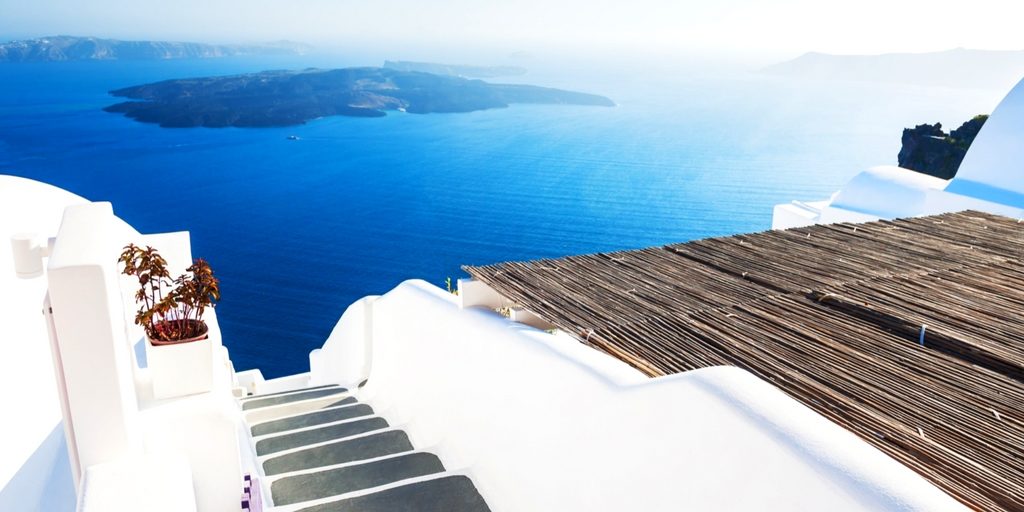 Blaues Meer auf Santorini