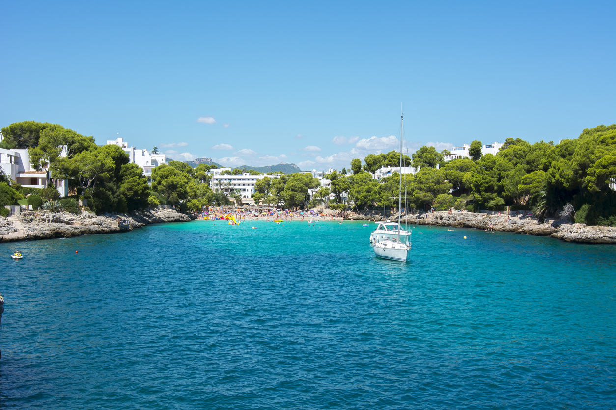 Die schöne Bucht in Cala d'Or