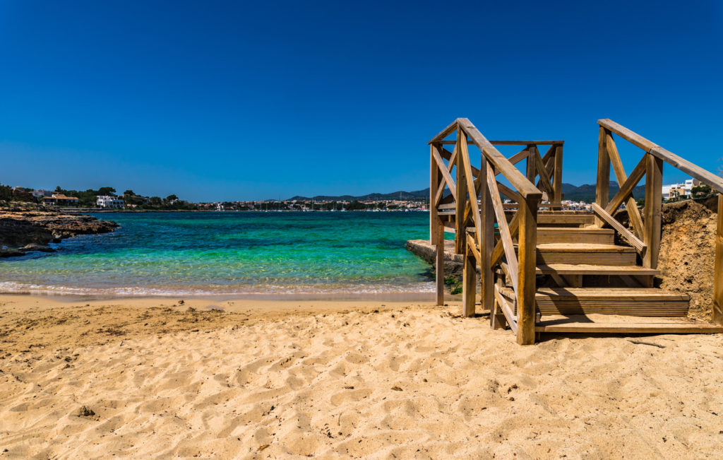 S'Arenal Strand in Porto Colom auf Mallorca