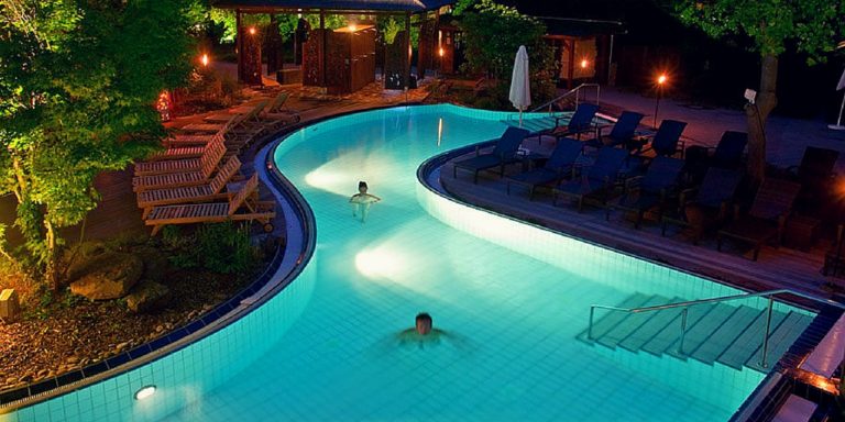 Wellness Auszeit in der Bali Therme: Hotel und Tagesticket ab 94€ p.P. (DZ), als Gutschein ab 89€ p.P. (DZ)