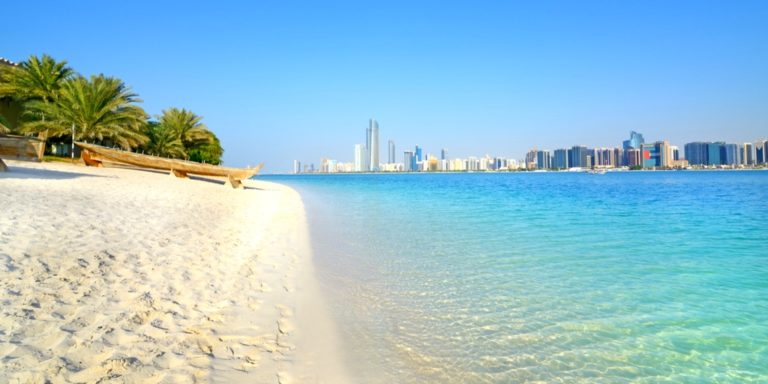 Abu Dhabi Schnäppchen 1 Woche im top Hotel inklusive Vollpension, Flügen, Transfer und Zug zum Flug schon für 491€