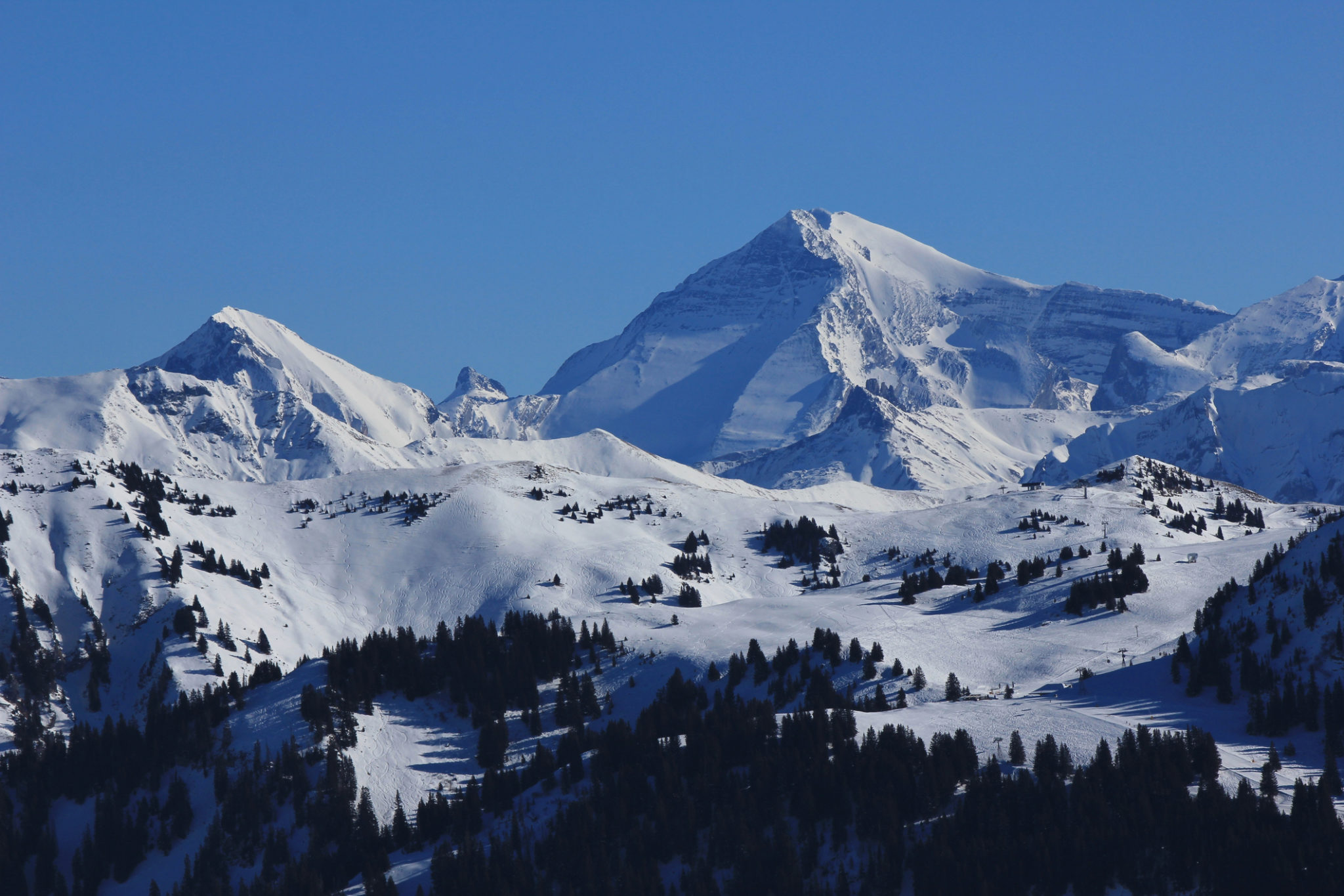 Saanersloch ski slopes and mount Wildstrubel
