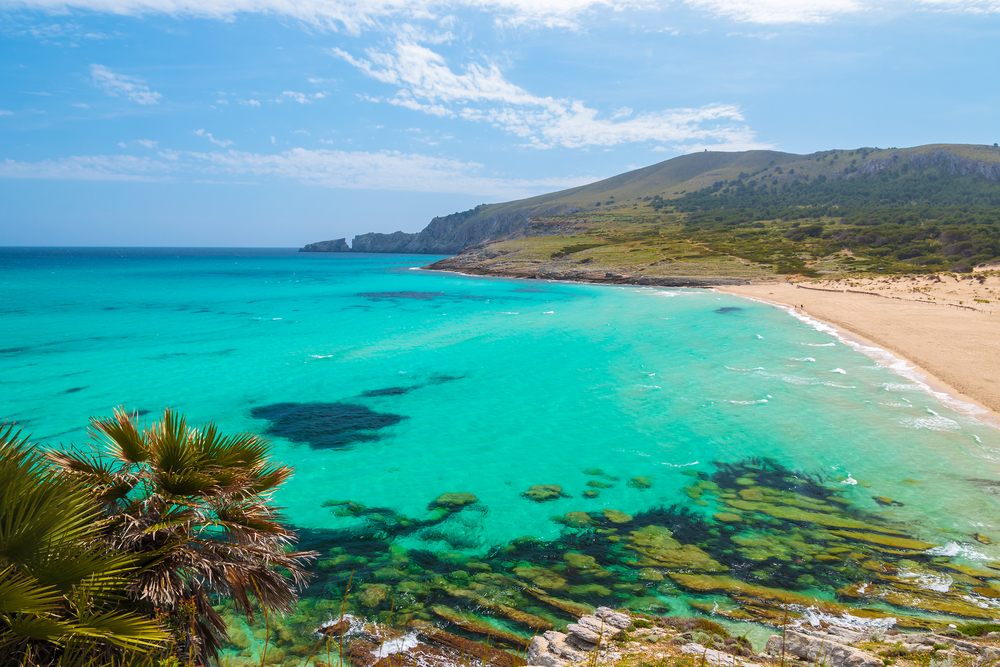 Schöne Wasserfarbe auf Mallorca, Balearen