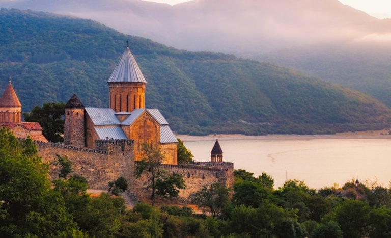 Burg Ananuri in Georgien