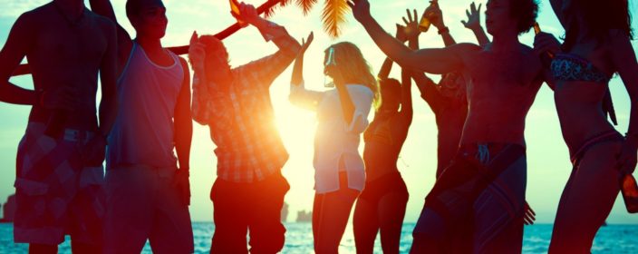 Ab ins Nachtleben die besten Clubs auf Ibiza