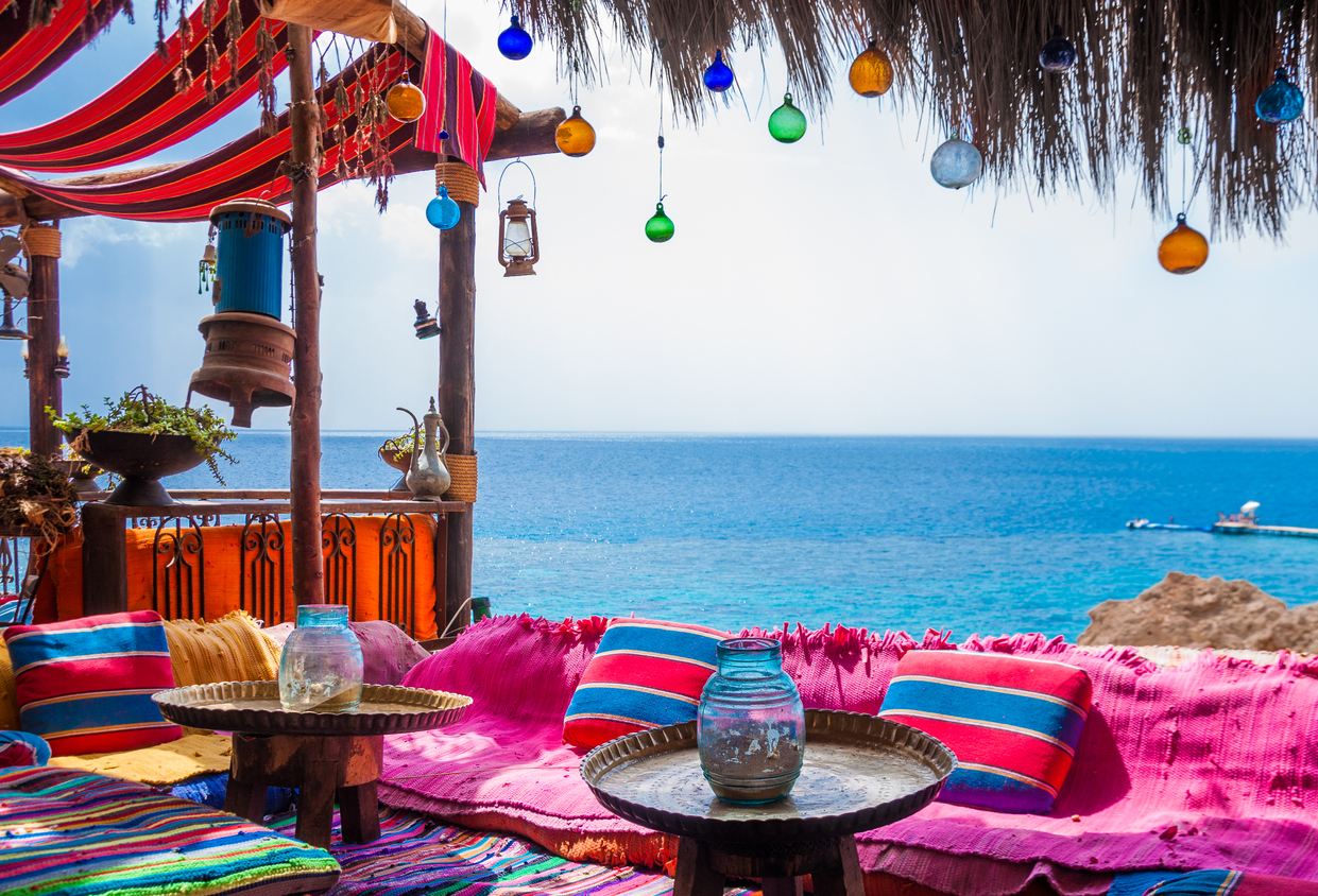 Orientalische Strandlounge in Ägypten