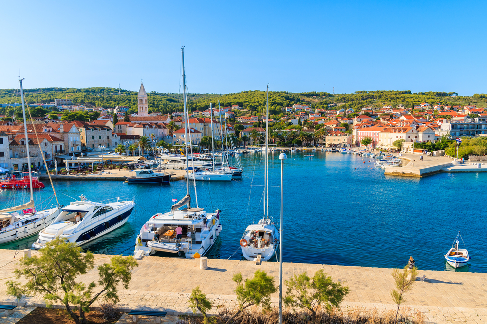 Stadt Supetar auf Brac, Kroatien