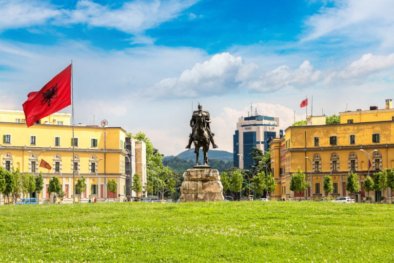 Entdecke Albanien – Flüge nach Tirana schon für 18€