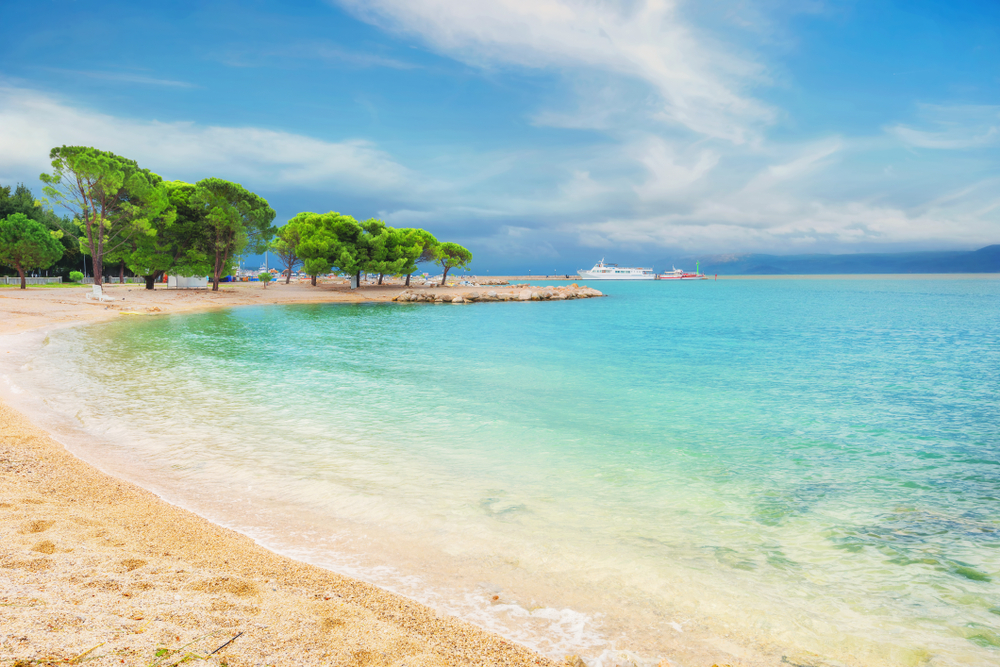Sandy Beach in Crikvenica, Kroatien